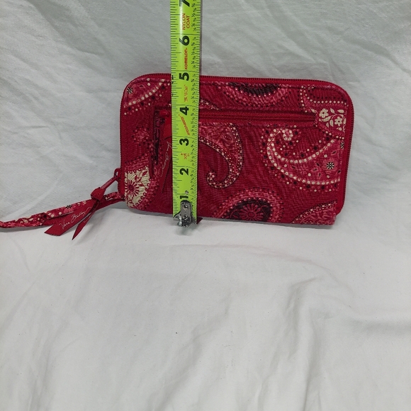 VERA BRADLEY Red Pink Paisley Zip Around Quilted Fold Out Women's Wallet - Picture 9 of 9